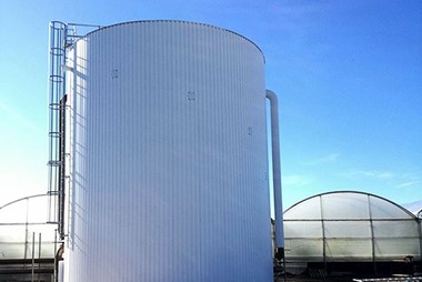 Heat water storage tank